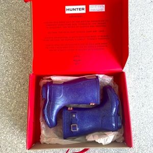 Gently worn Girls Hunter boots, Toddler size 8B.